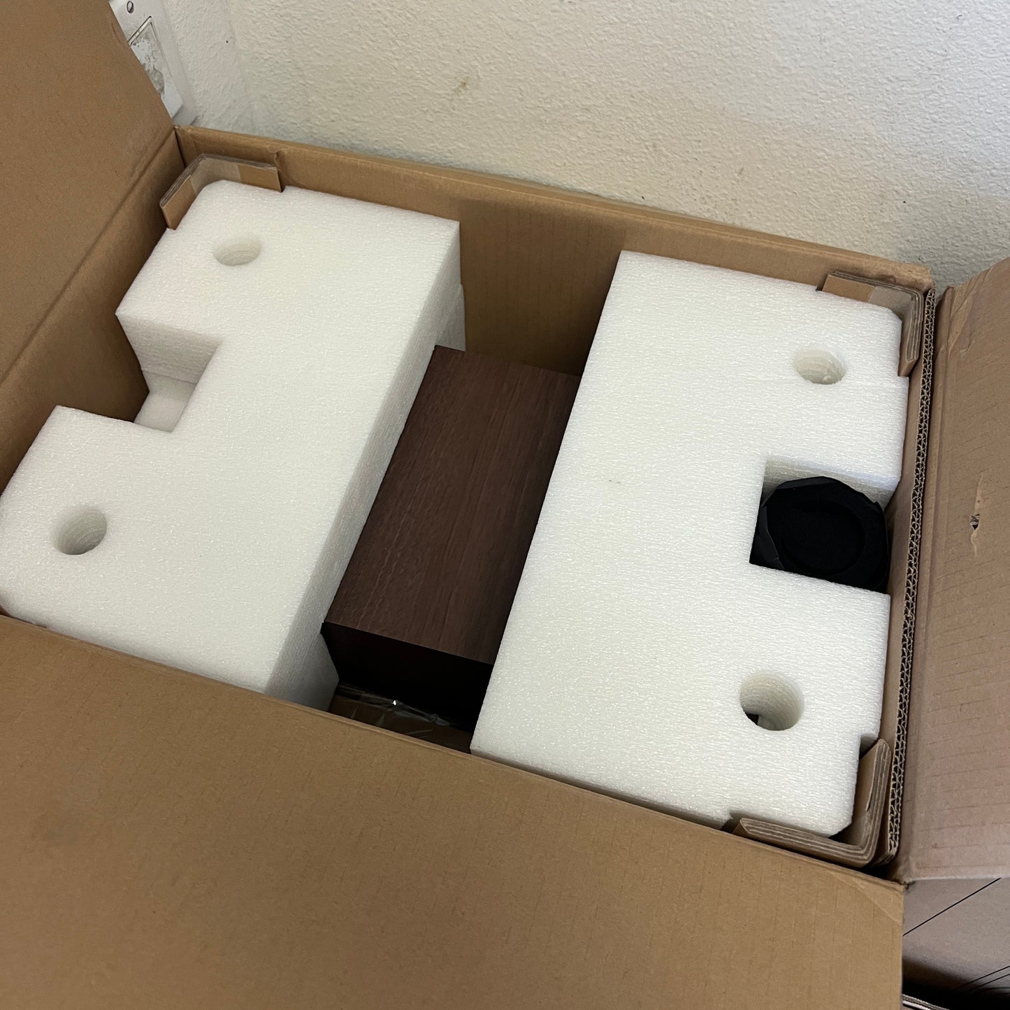 KEF - Q11 Meta Floorstanding Speaker (Each) - Walnut