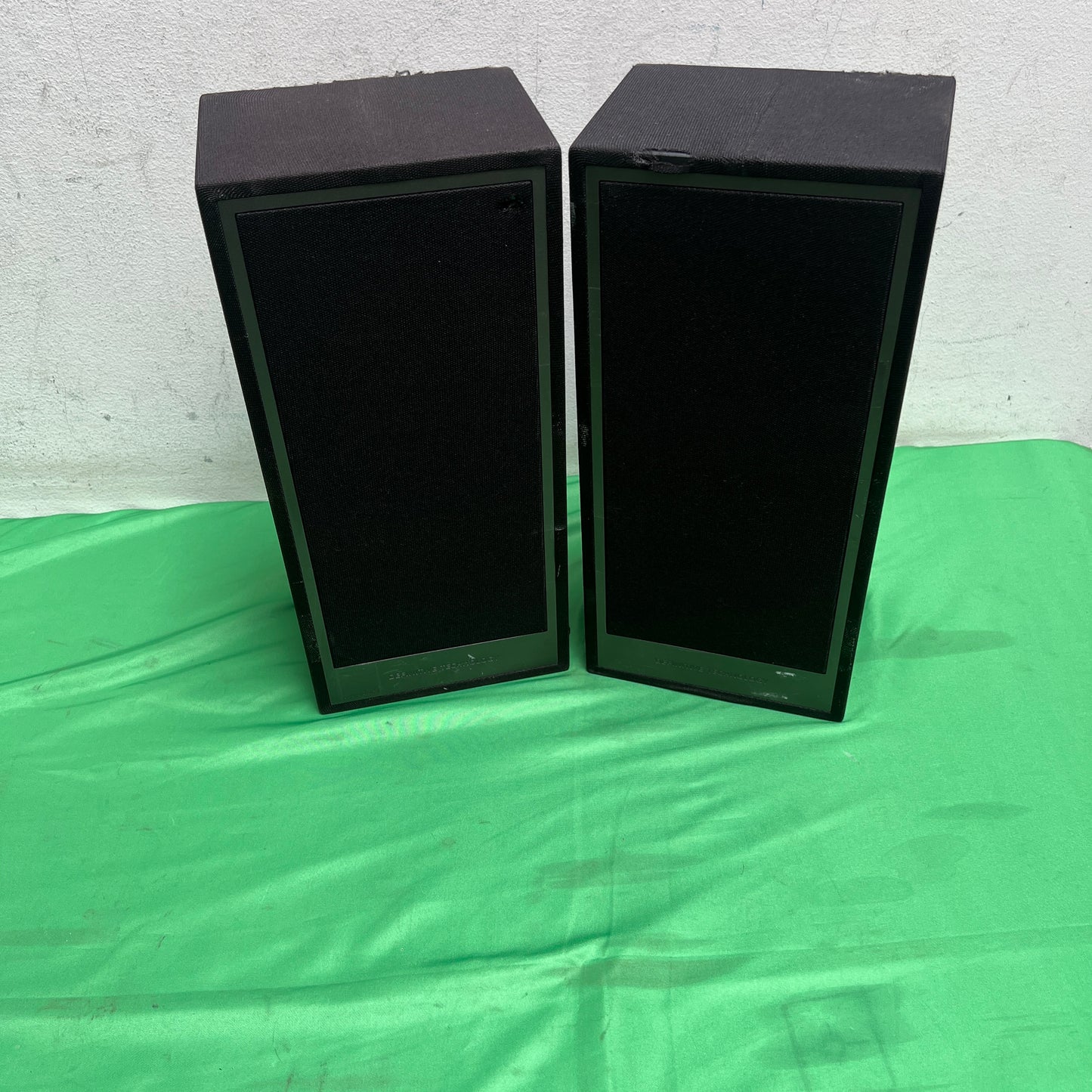 Definitive Technology - DM90 5.25" Height Module Speakers (Pair)