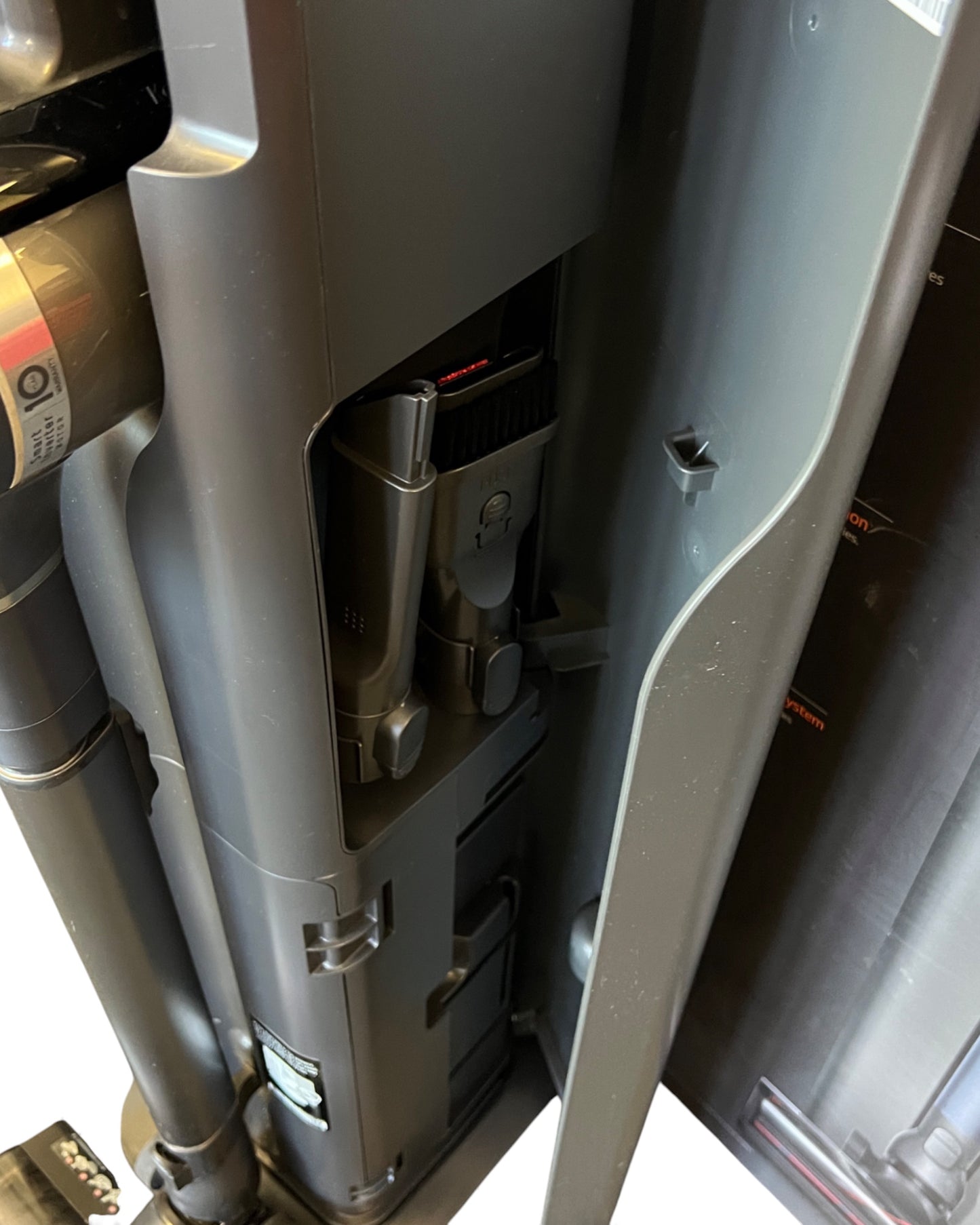 LG - CordZero All-in-One Cordless Stick Vacuum w/ Auto Empty